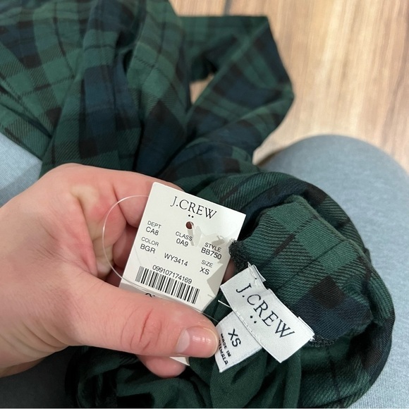 NWT J Crew Classic Tissue Turtleneck Blackwatch Plaid - Picture 7 of 9